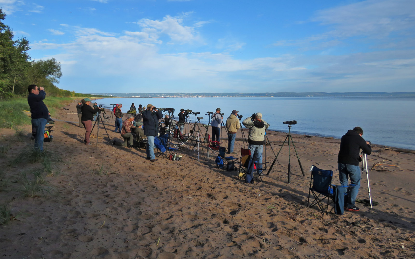WI Point 2022 9 23 4574 birders on beach