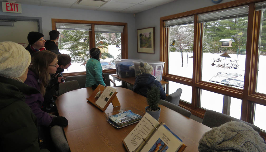 Sheboygan field trip 2019 3 10 9577 Kohler Andrae SP watching feeders